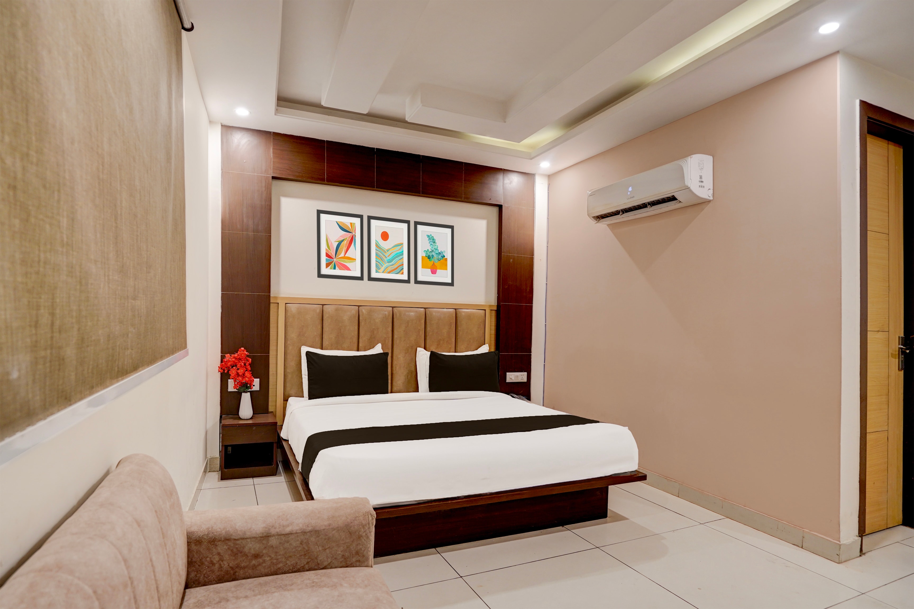 Townhouse Airport Road Delhi - Tap to explore photos