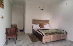 Room with Balcony n Mountain View