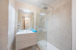 Apartment with parking and balcony near the beach, Calvados