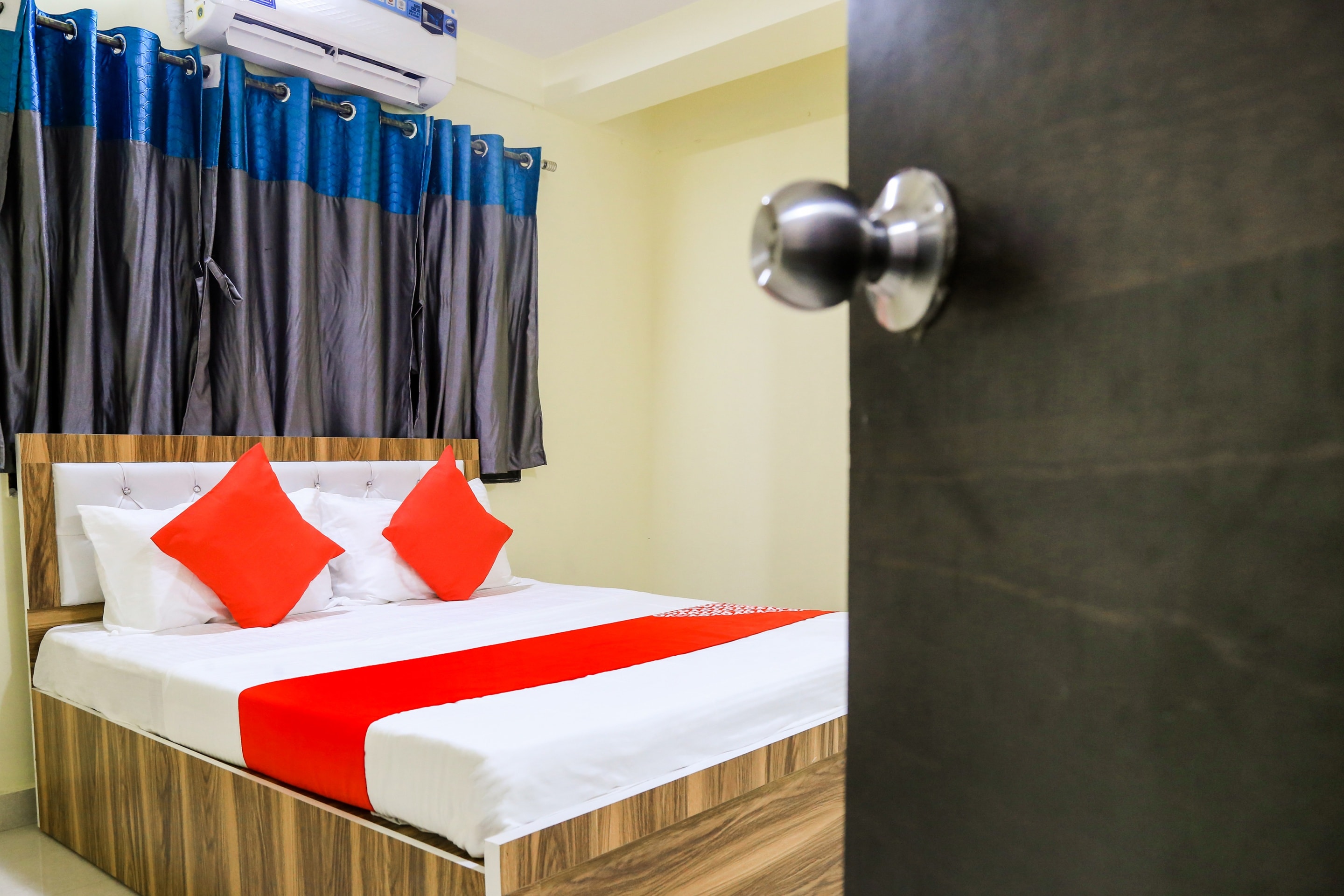 Super Hotel O Pritesh Inn - Tap to explore photos