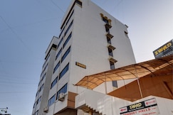 Hotel Savshanti Towers, Vadodara