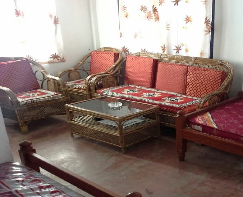 Hanura Homestay - Tap to explore photos