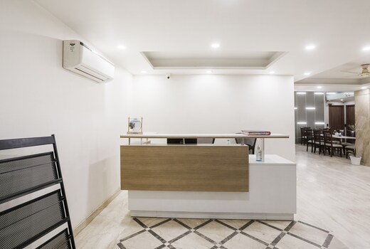 Townhouse The AMV Hotel