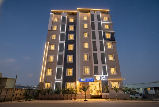 FabHotel Frendz - Nr Hitech City Metro Station