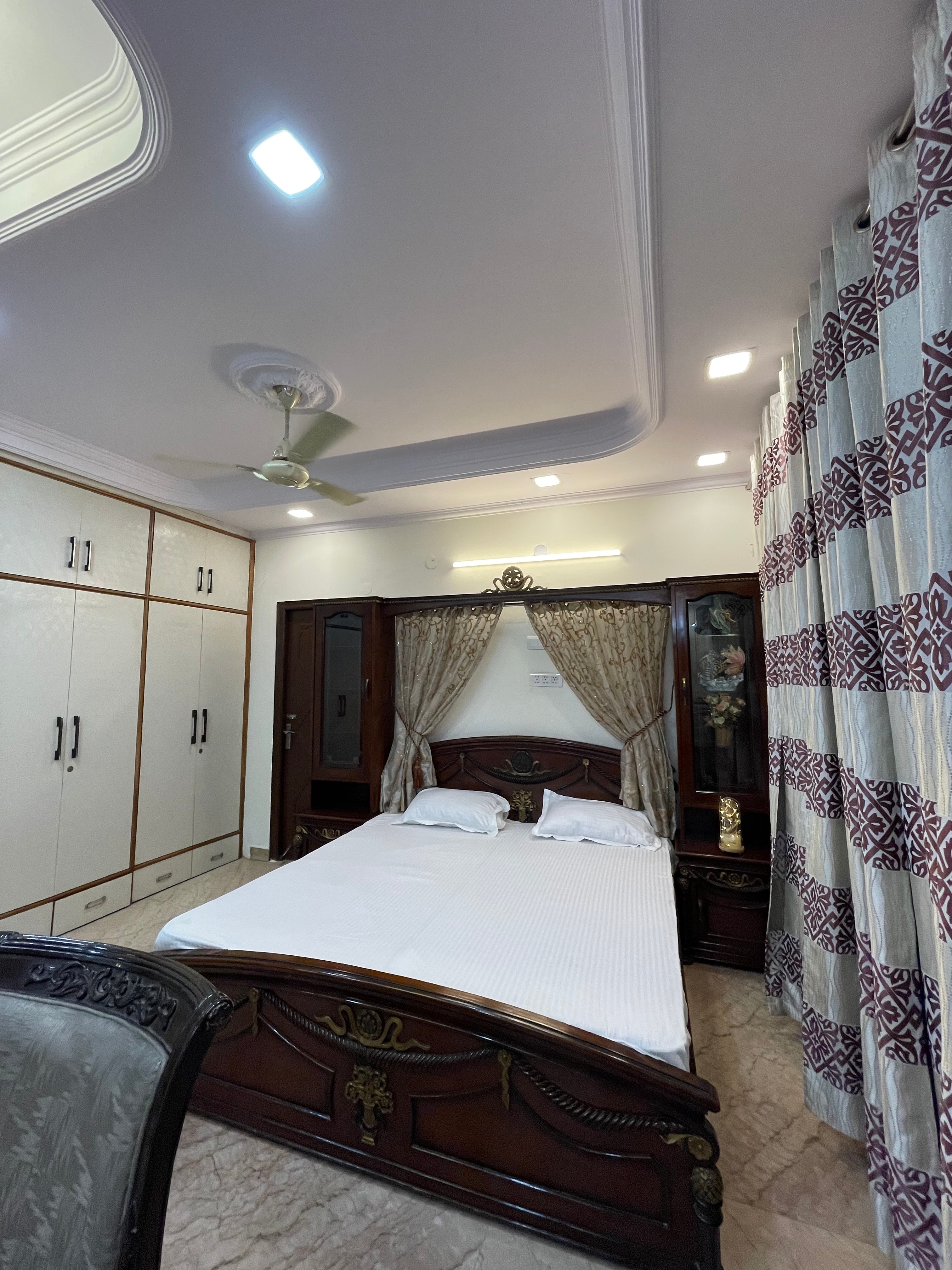 Luxurious homestay - Tap to explore photos