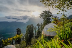 GlampEco Resort w/ Jacuzzi SPA - Romantic Nature Wellness Glamping Domes, Manali