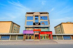 Hotel O Banjara Lake Hyderabad Formerly Lakeview Palace, Hyderabad