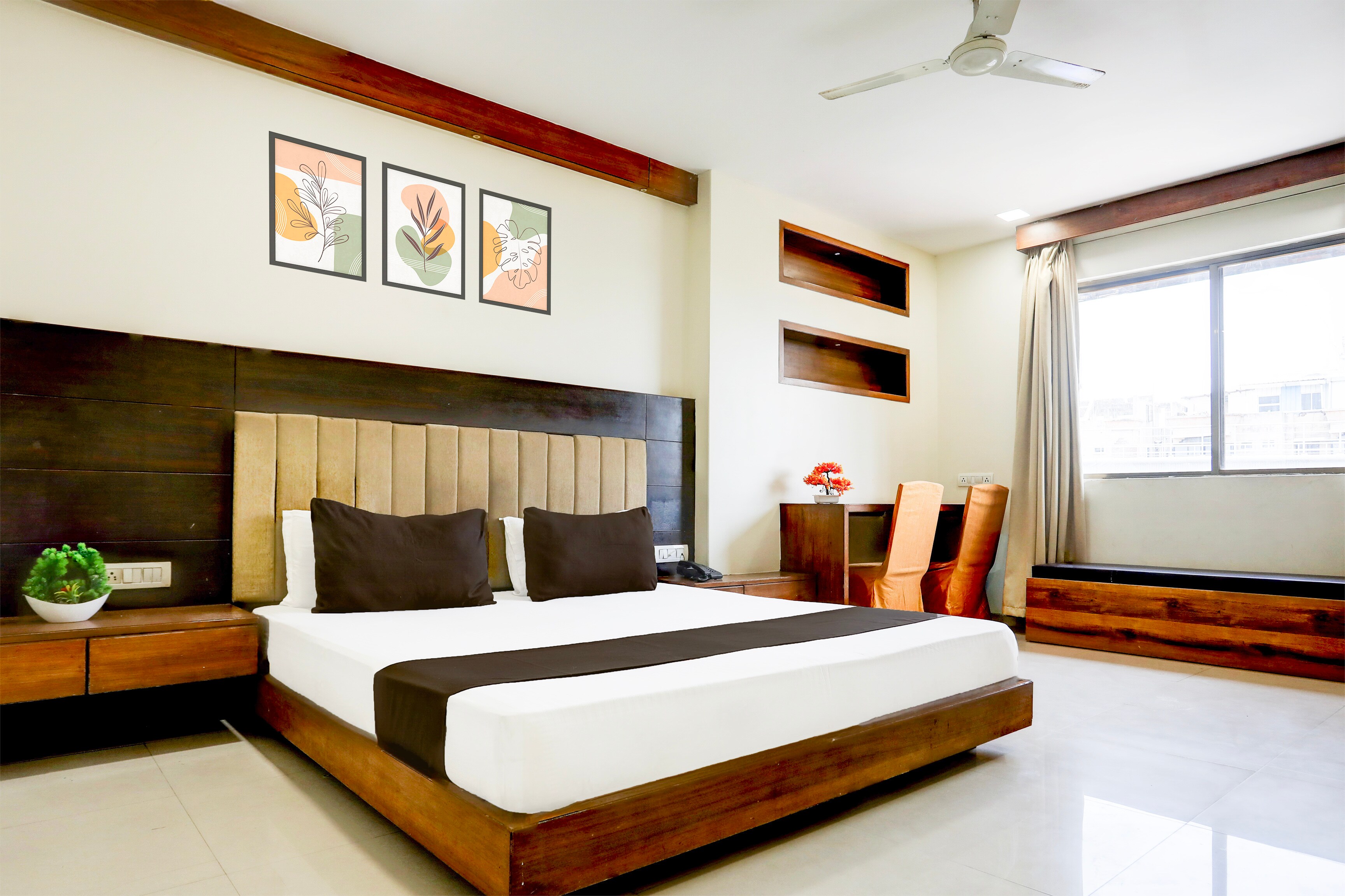 Super Townhouse Prahladnagar - Tap to explore photos