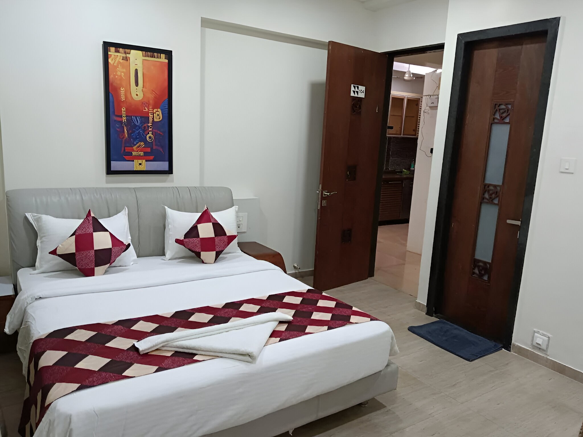 Stay Retreat at Welcome Apartment Nr BKC - Tap to explore photos