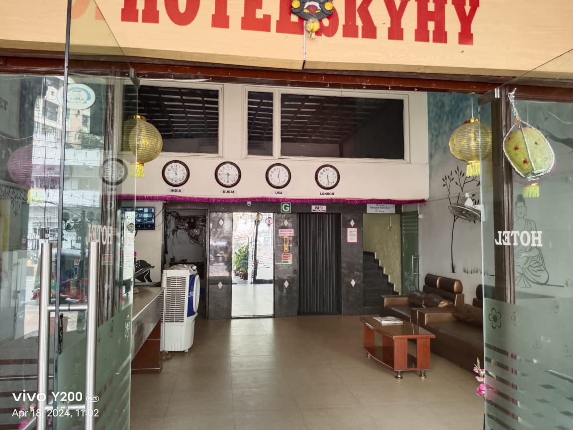 New Skyhy Hotel - Tap to explore photos