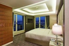 Doubletree By Hilton Hotel Izmir - Alsancak, Karaburun