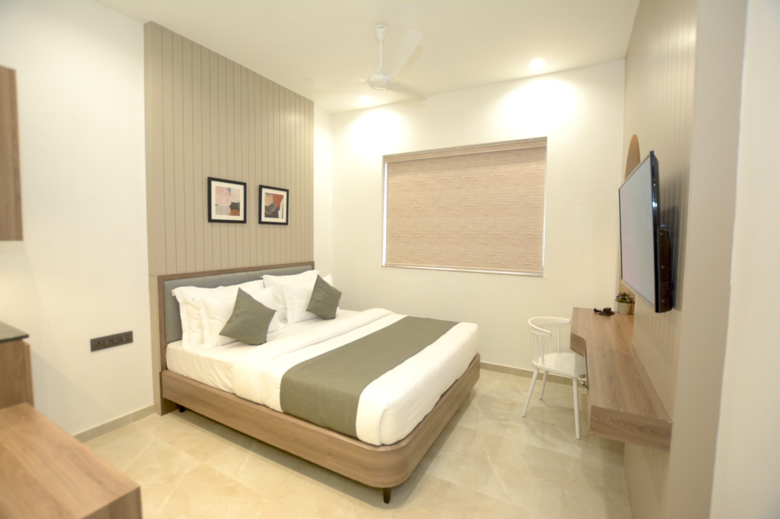 Hotel Fun City Guest House - Tap to explore photos