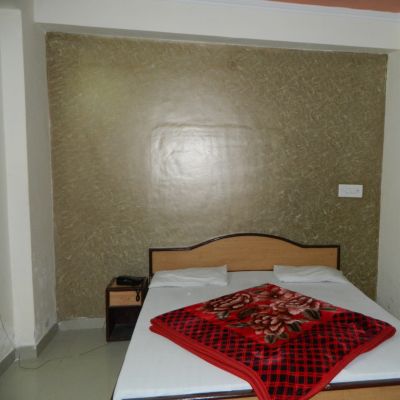 Hotel Kamal Kunj - Tap to explore photos