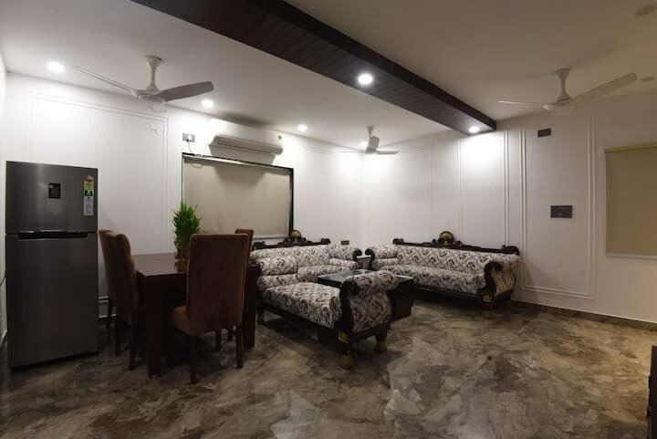 Paradise 2BHK Luxurious Apt - Tap to explore photos