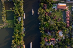 Palmgrove Lake Resort, Alleppey