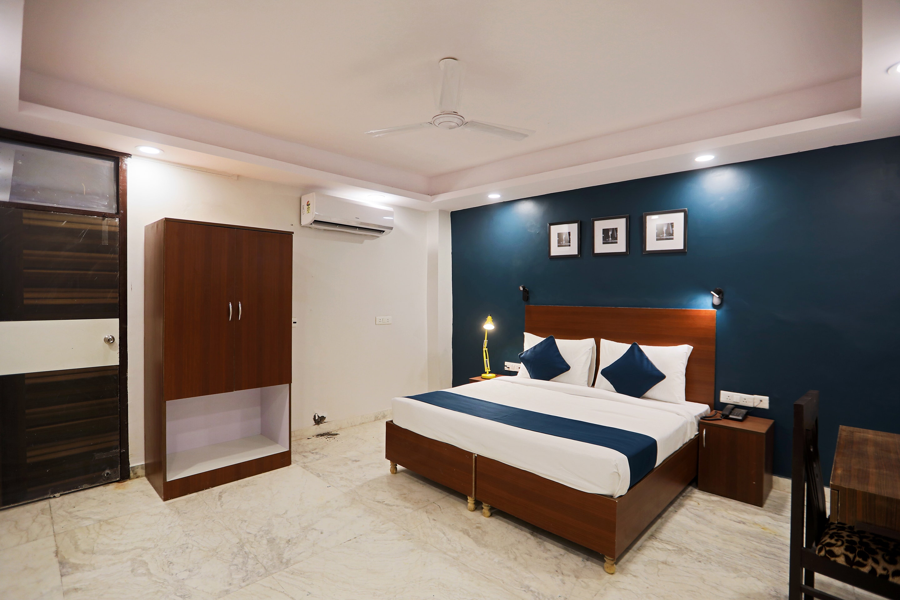 HOTEL SILVERKEY NEAR LIC BUILDING MAIN RD KHODA NEXT TO SHYAM OIL - Tap to explore photos