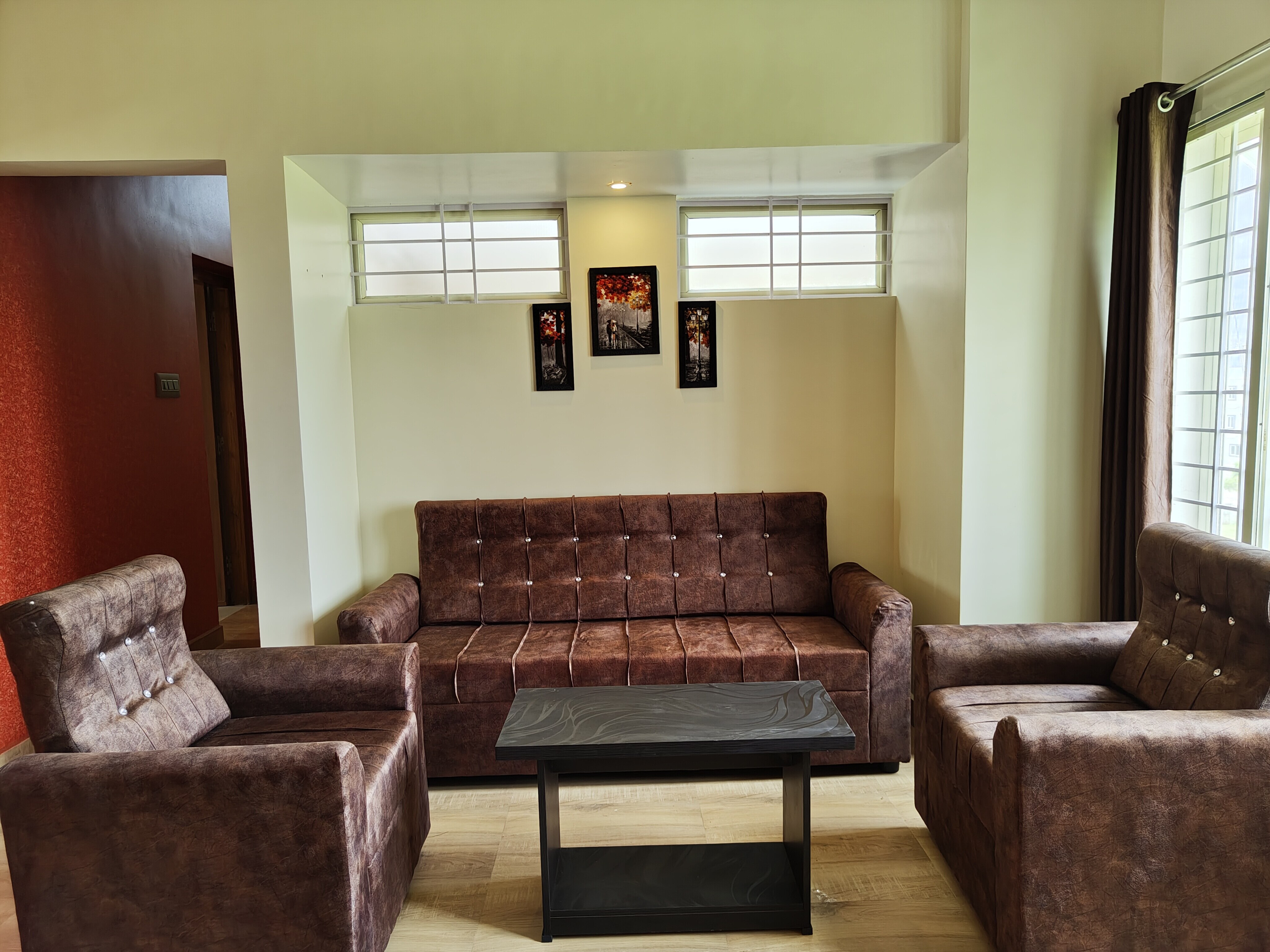 Galaxy Homestay - Jupiter - Tap to explore photos