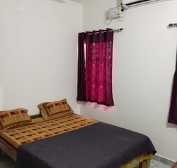 2 Bedroom House with Kitchen (AC)
