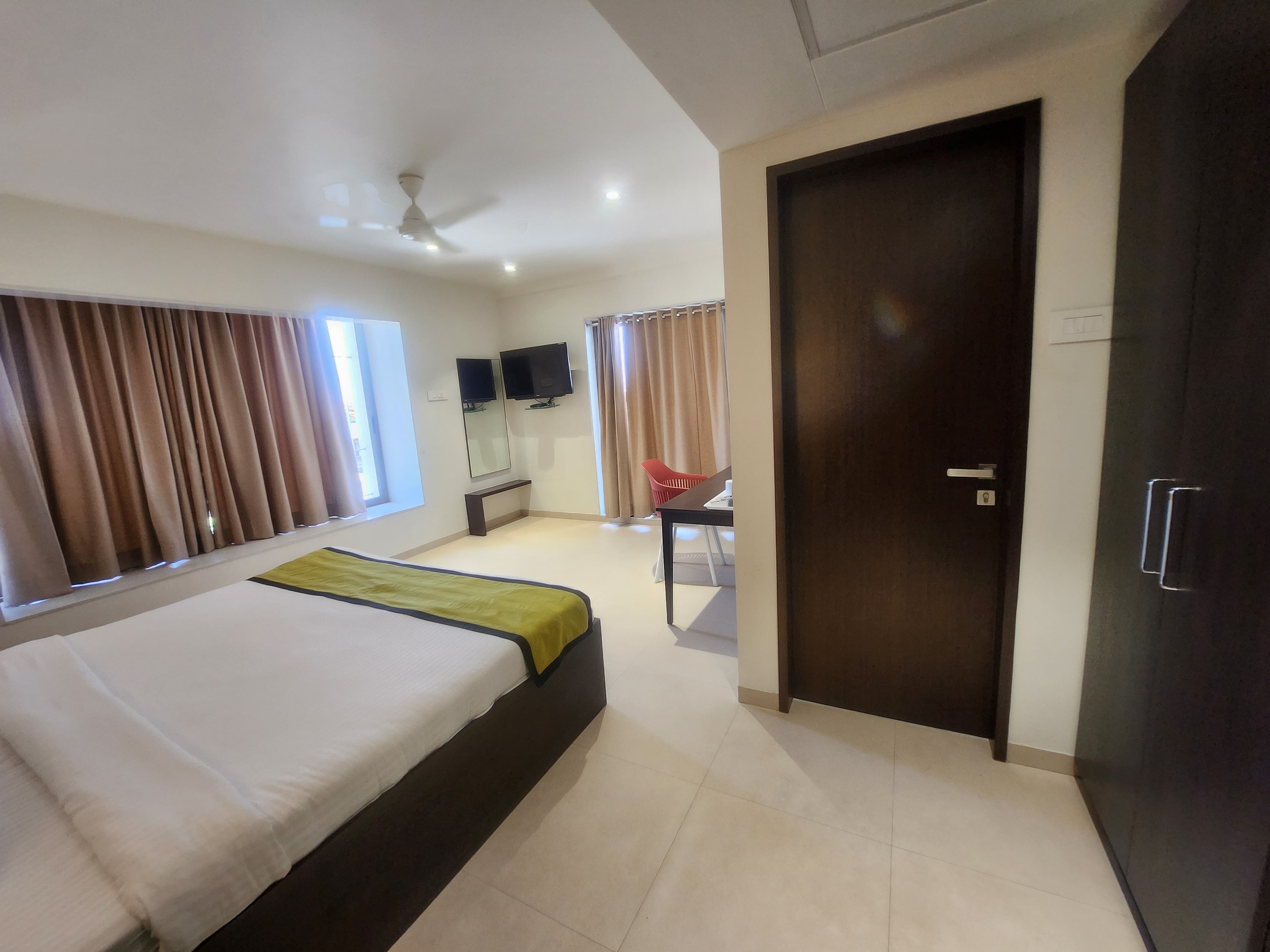 Freesia Residency by Express Inn 5