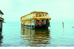 Royal Queen Luxury Houseboat, Kottayam