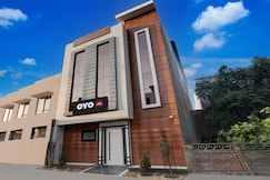 HOTELO PRAVAS INN, लखनऊ