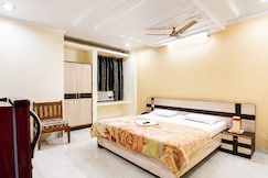 Hotel Anand -1.5km from Jhansi railway station, Jhansi
