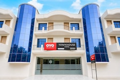 Super Townhouse Prayagraj New Cantt Formerly White Colony, Prayagraj