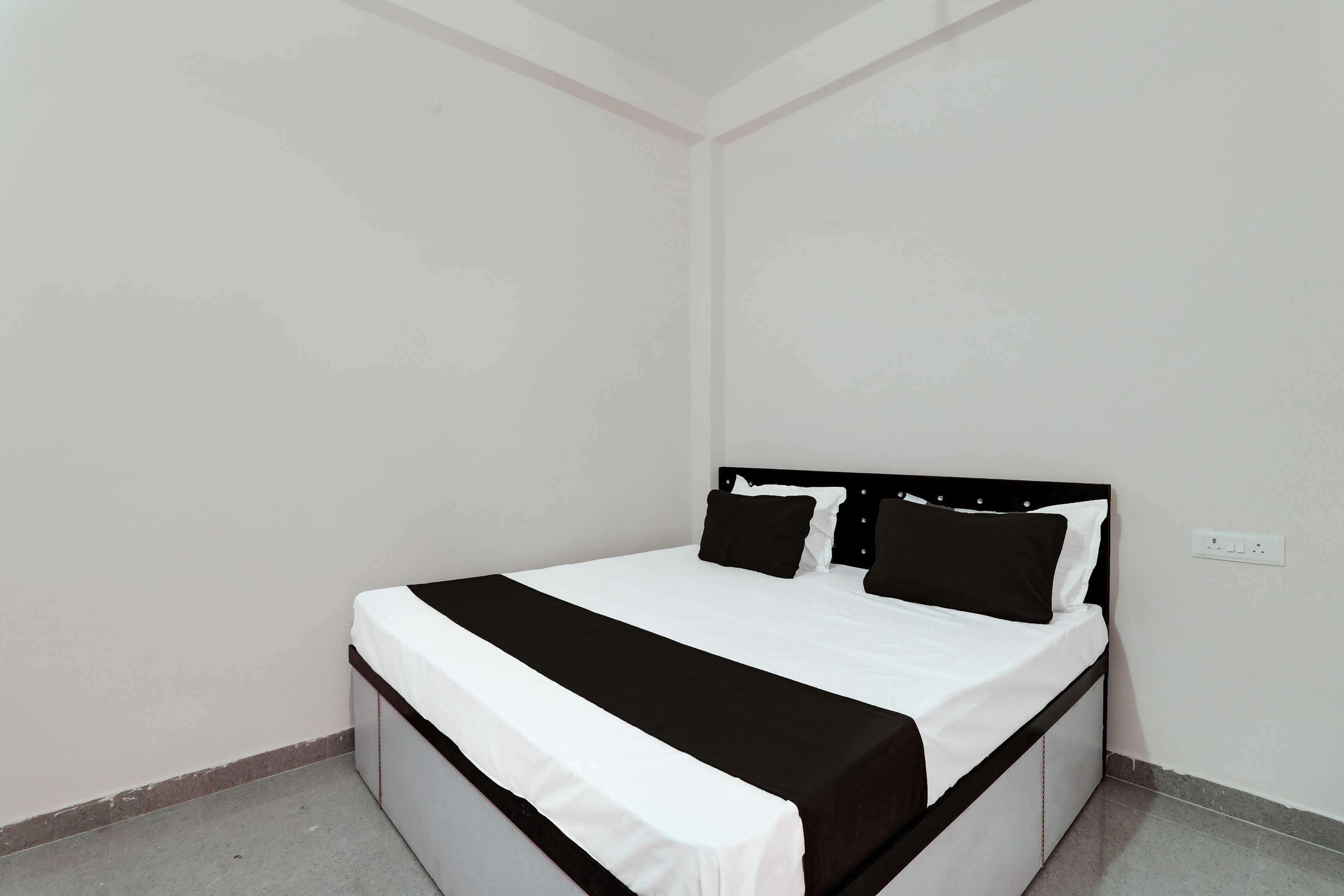 SPOT ON A K Galaxy Hotel - Tap to explore photos