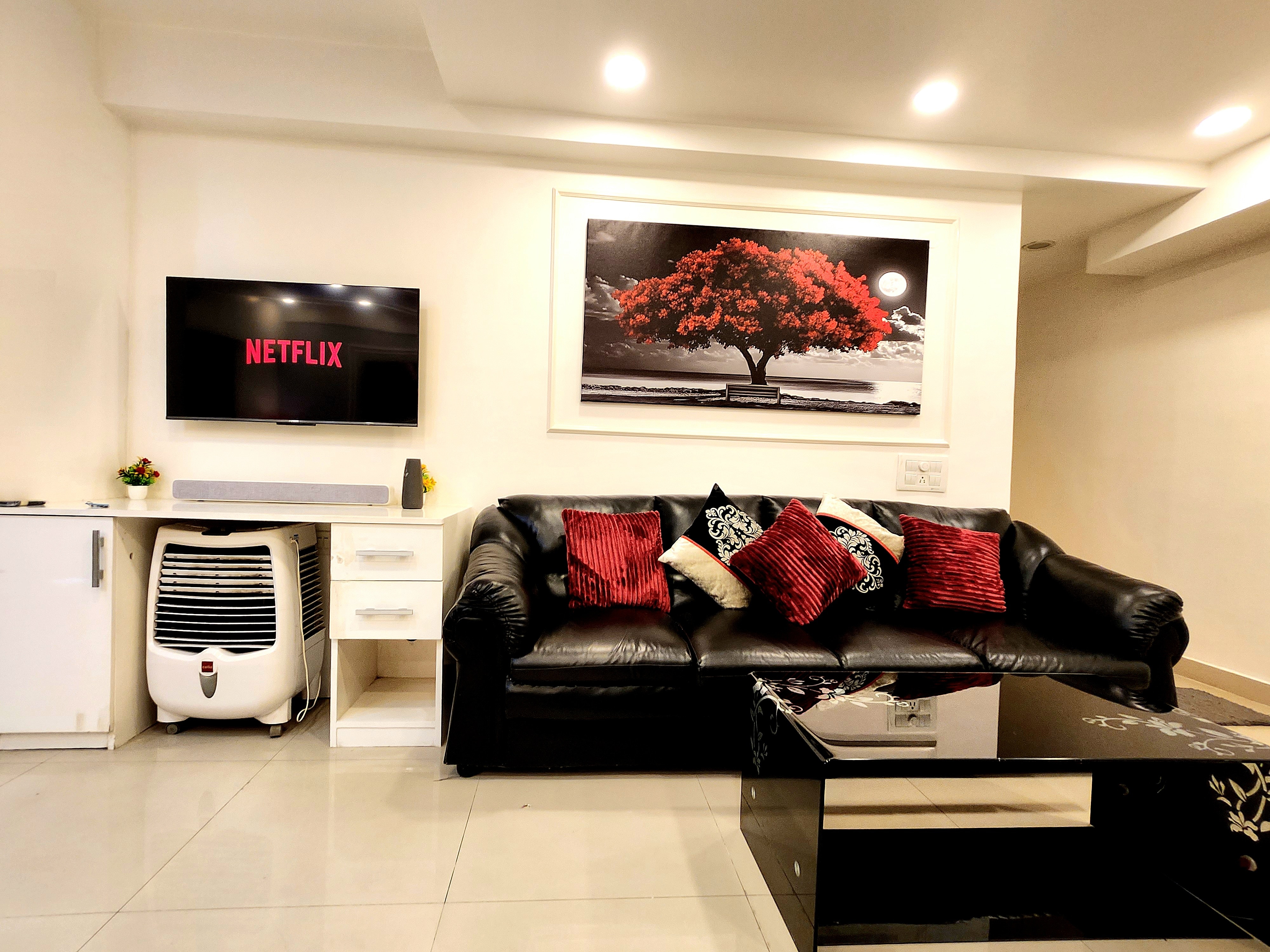Xanadu Studio Apartment  902 - Tap to explore photos