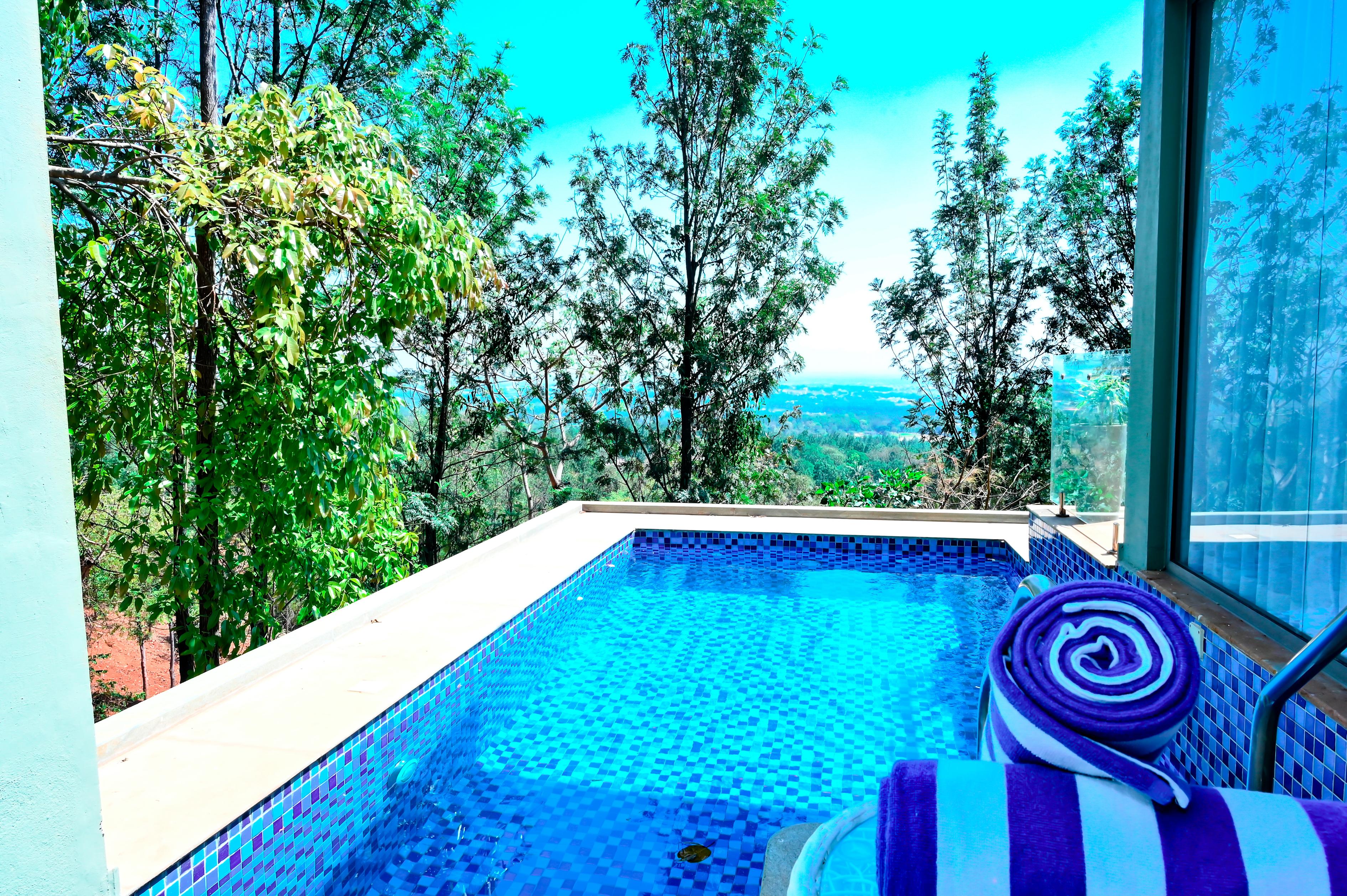Zim's Luxor Villas - Tap to explore photos
