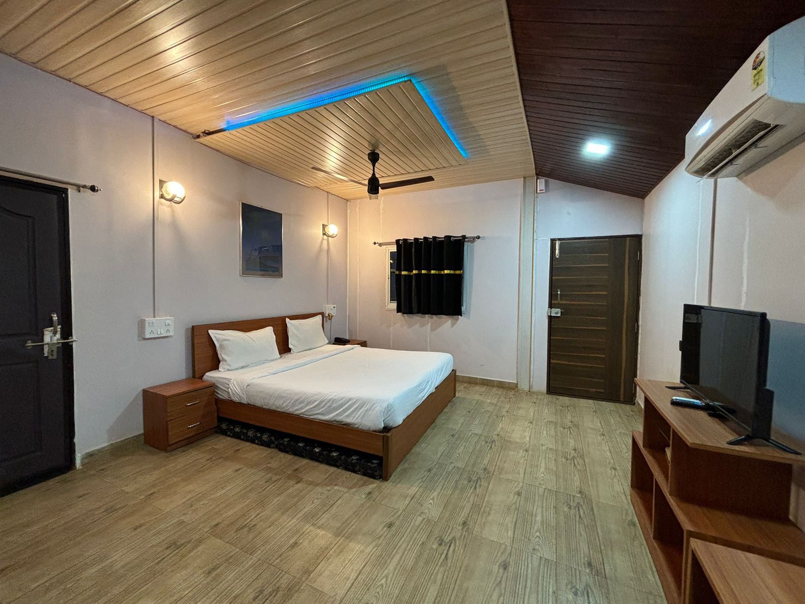 King Room Mountain View 1