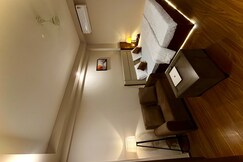 The sky cabin, Greater Noida