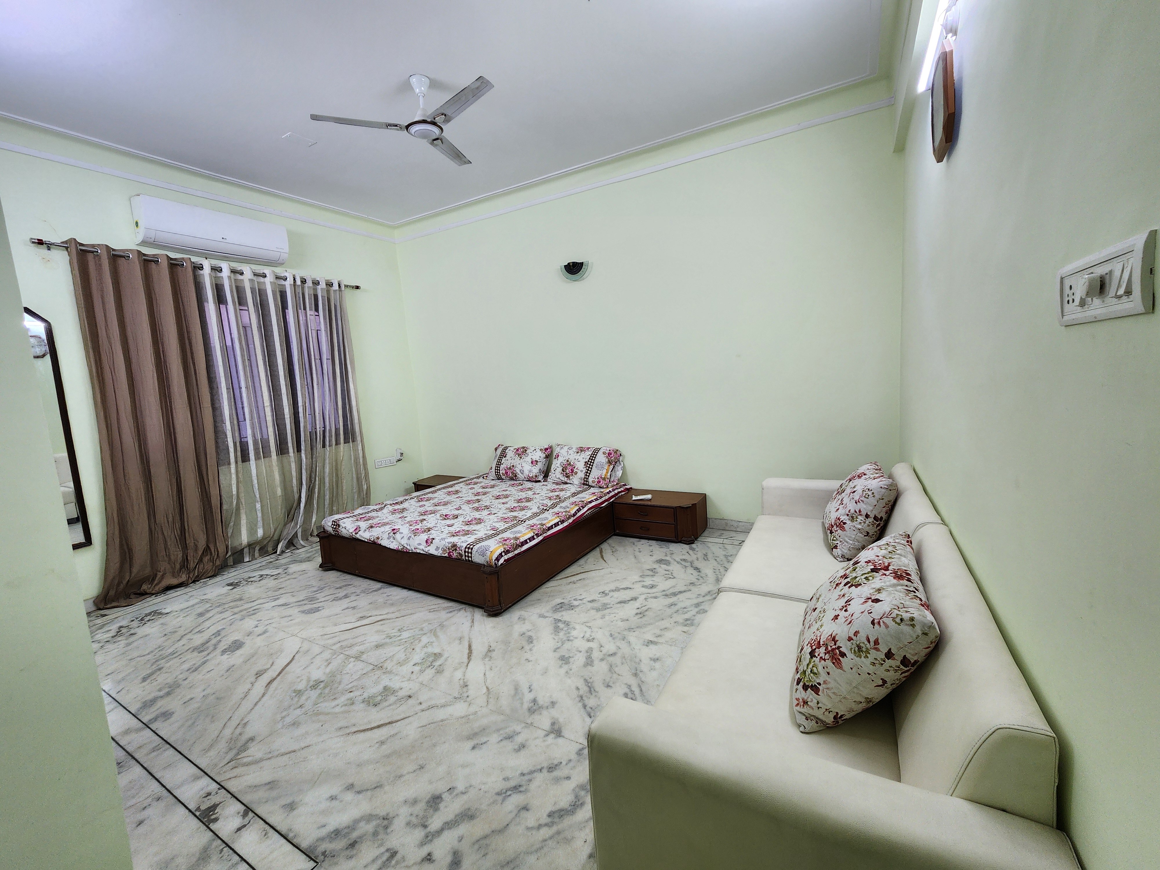 Pathan house - Tap to explore photos