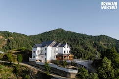 StayVista at Peak @ The Theog Altair, Theog