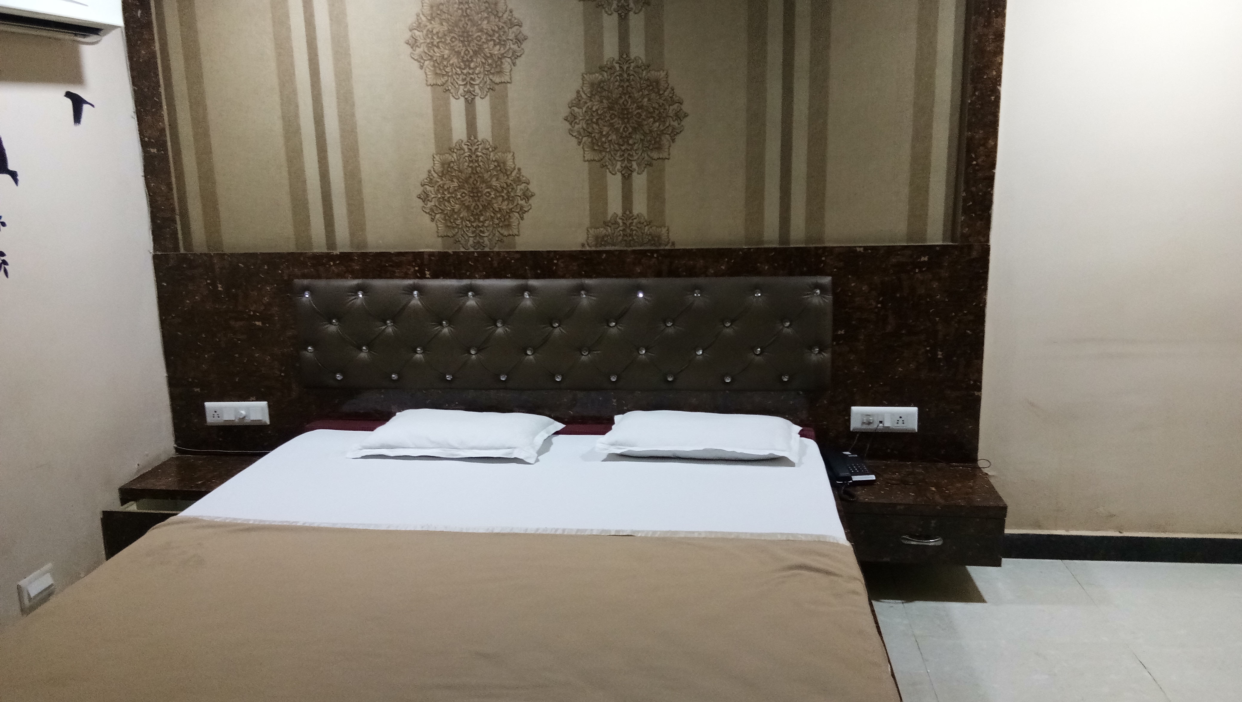 Hotel Imperial Arjun - Tap to explore photos