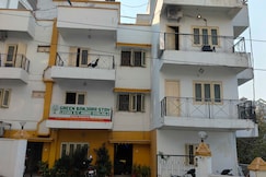 Flagship OYO Hotel Green Banjara Stay, Hyderabad