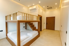 Konnect Inn POD Hotel | Near IGI Airport & Opposite NDLS, Delhi
