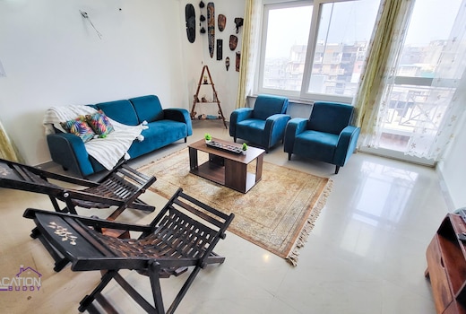 VacationBuddy Cat's Den 3BHK Penthouse Vasant Kunj