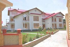 Hotel Al Azrah, Rajbagh Srinagar, Srinagar