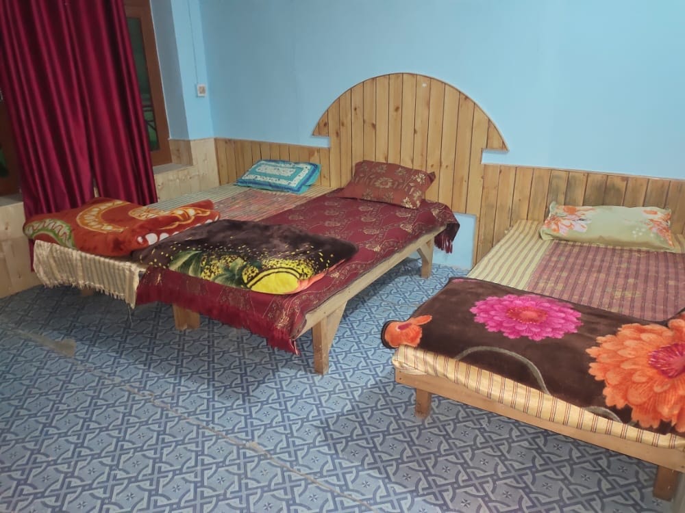 GIRIRAJ PAYING GUEST HOUSE - Tap to explore photos