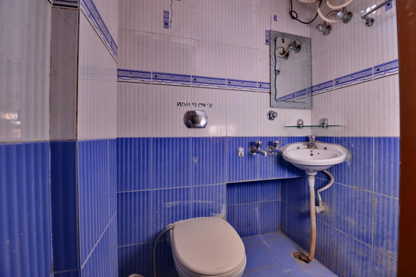 Hotel Anant - Tap to explore photos
