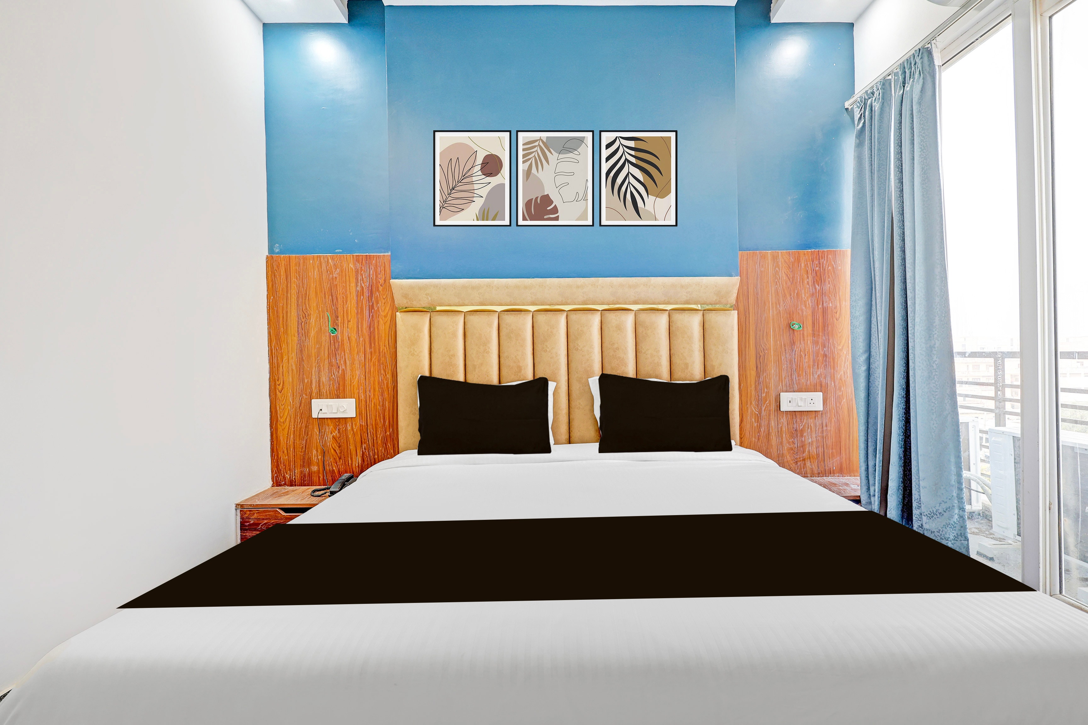 Super Townhouse Sector 62 Gurgaon Near World Mark - Tap to explore photos