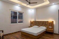 RajTilak Guest House, Varanasi