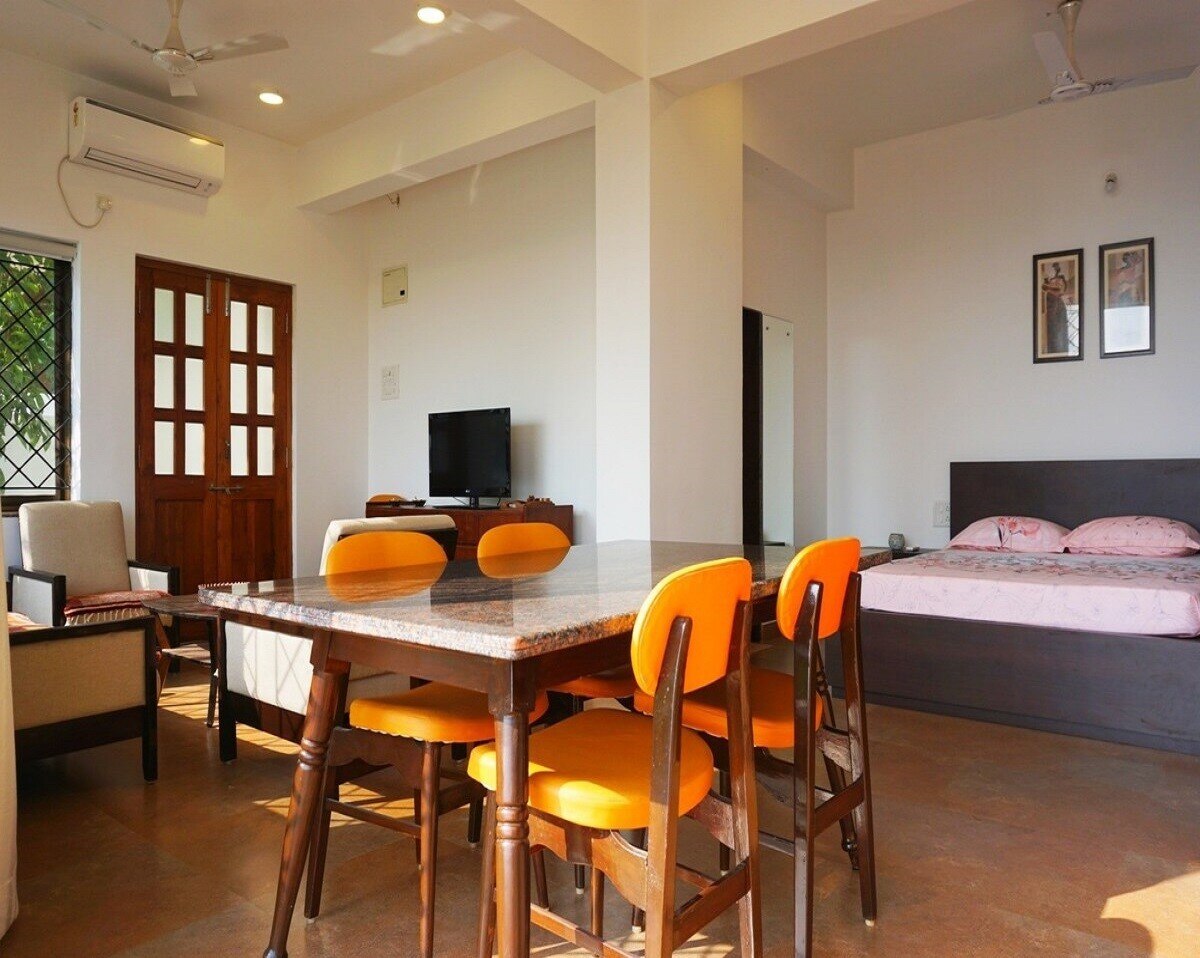 Spacious Studio Apartment in North Goa - Tap to explore photos