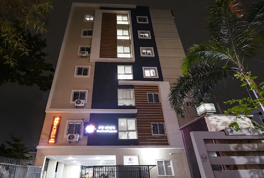 FabHotel Joy Stayz - Nr Yashoda Hospital, Hitech City