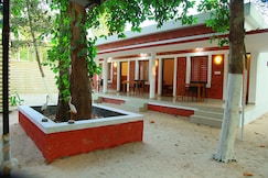 Agape Marari | Walking Distance from Beach, Alleppey