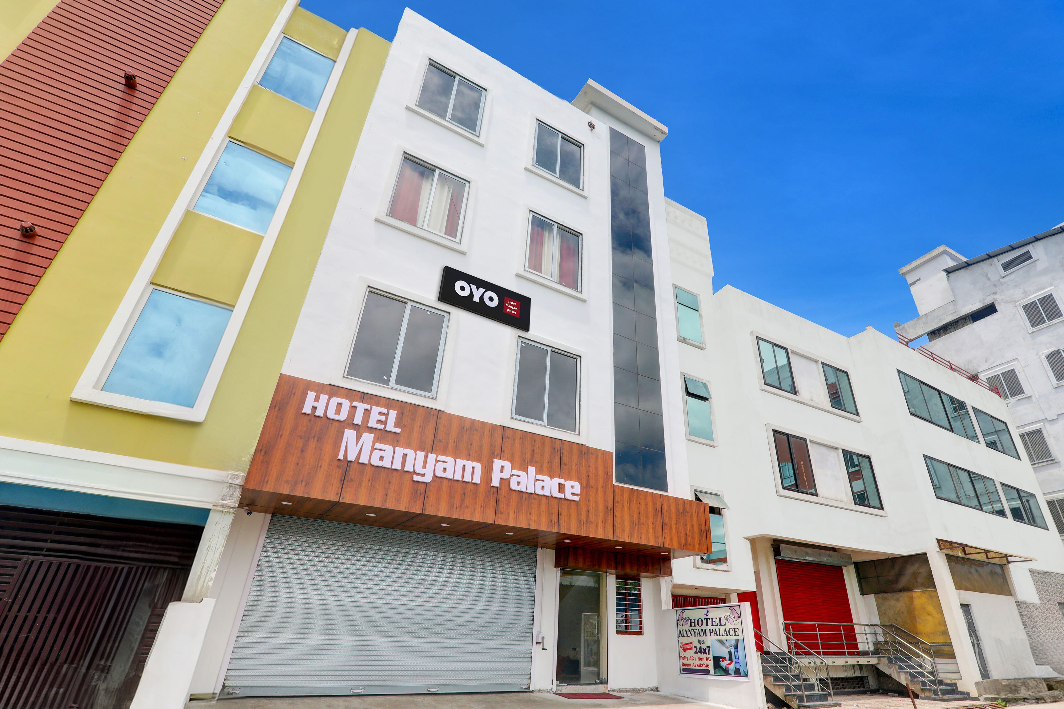 827055 Hotel Manyam Palace - Tap to explore photos