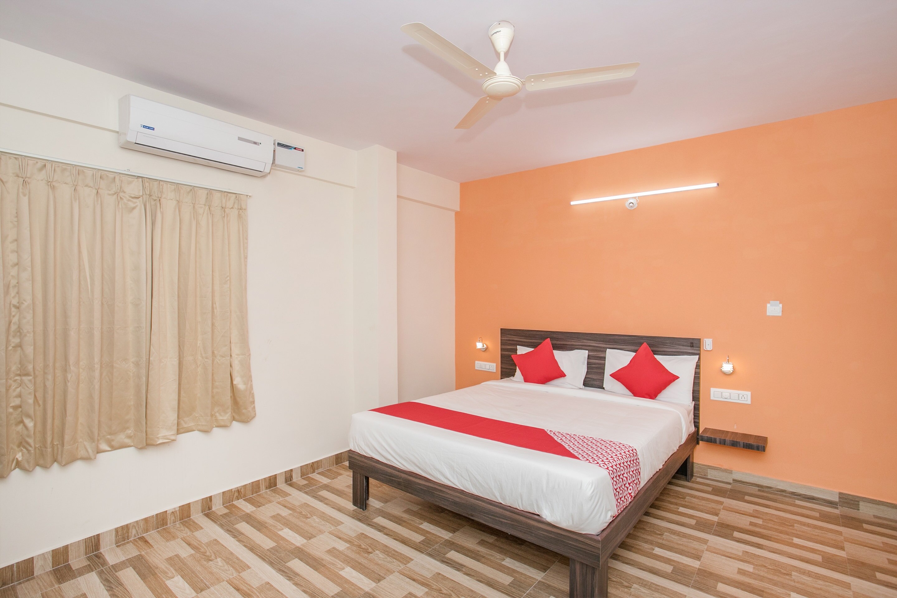 Hotel O PMR Near Ascendas Park Square Mall - Tap to explore photos