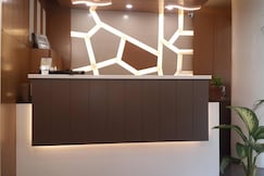 Hotel Zenith, Surat