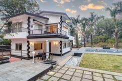 Aqua Villa, Esperanza with Breakfast and ValleyView, Mahabaleshwar